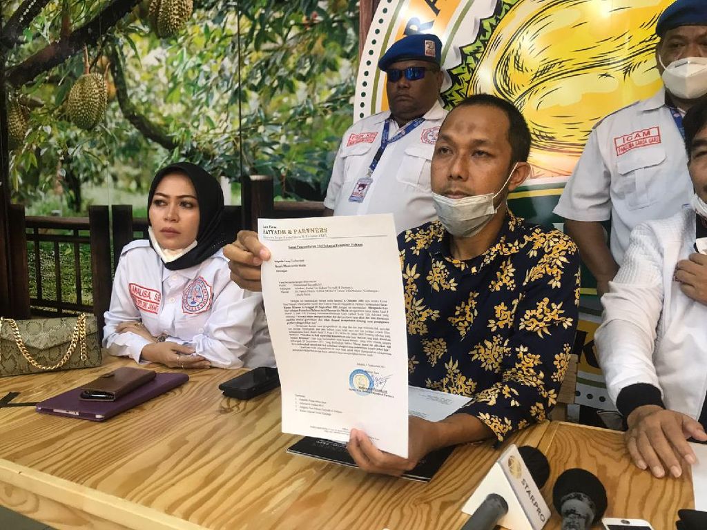 4 Poin Alasan Tim Lawyer Cabut Kuasa Hukum atas Ayah Taqy Malik 4 Poin Alasan Tim Lawyer Cabut Kuasa Hukum atas Ayah Taqy Malik