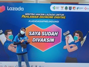 Kisah Seorang Kurir Perempuan Kini Bisa Punya Mobil Van Sendiri