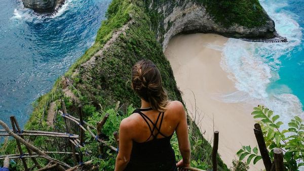 Potret Wanita Termuda Dunia yang Berhasil Kunjungi Tiap Negara