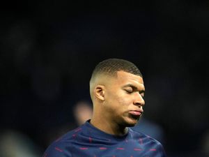 Demi Real Madrid, Mbappe Melawan Orang Tua
