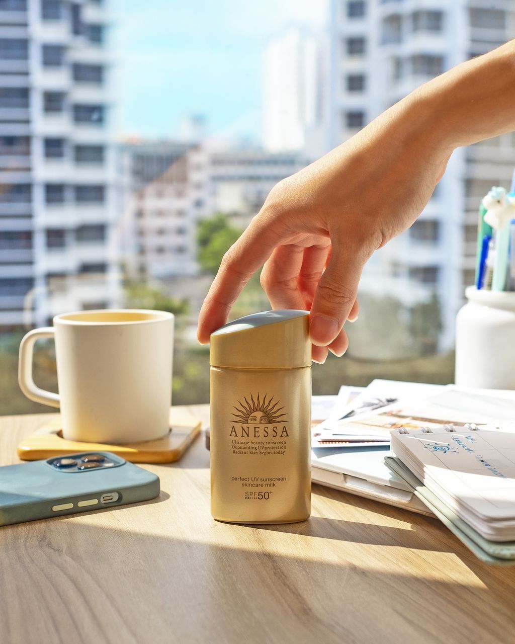 Nadine Chandrawinata Brand Ambassador Anessa Indonesia