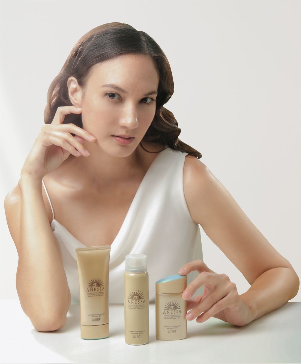 Nadine Chandrawinata Brand Ambassador Anessa Indonesia