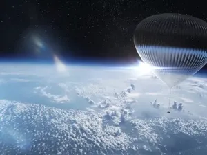 Mantap Pol! Naik Balon Udara ke Luar Angkasa