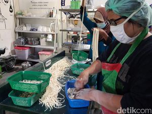 Setelah Riset Setahun Wanita Ini Sukses Bikin Mie Mocaf dari Singkong Setelah Riset Setahun Wanita Ini Sukses Bikin Mie Mocaf dari Singkong