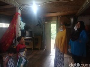 76 Tahun Tanpa Listrik, Kampung Cigumentong Sumedang Kini Menyala