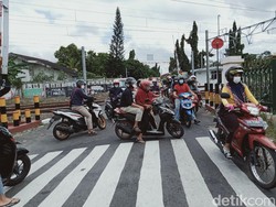 Mak Kluwer! Pemotor di Klaten Ramai-ramai Putar Balik Bikin Macet, Ternyata...