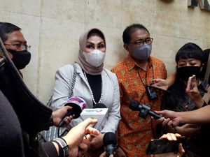 Depresi, Anak Nia Daniaty Tak Hadiri Pemeriksaan Dugaan Penipuan CPNS Depresi, Anak Nia Daniaty Tak Hadiri Pemeriksaan Dugaan Penipuan CPNS
