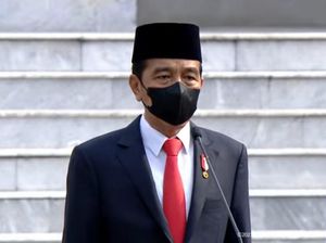 Jokowi: Santri Harusnya Tak Lagi Cari Kerja, Tapi Buka Lapangan Kerja Jokowi: Santri Harusnya Tak Lagi Cari Kerja, Tapi Buka Lapangan Kerja