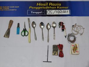 Razia Ponsel Napi Lapas Mojokerto, Sipir Justru Temukan 4 Senjata Tajam
