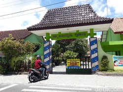 Waduh! Ortu Corona Nekat Antar Anak Sekolah, PTM SD di Bantul Ini Disetop