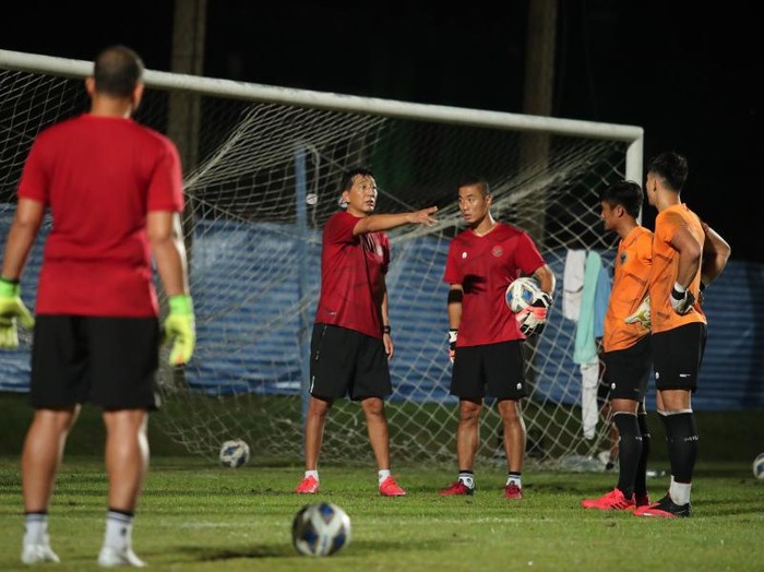 Kim Bong-soo, Shin Sang-gyu, dan Dzenan Radoncic, asisten baru Shin Tae-yong di Timnas Indonesia.