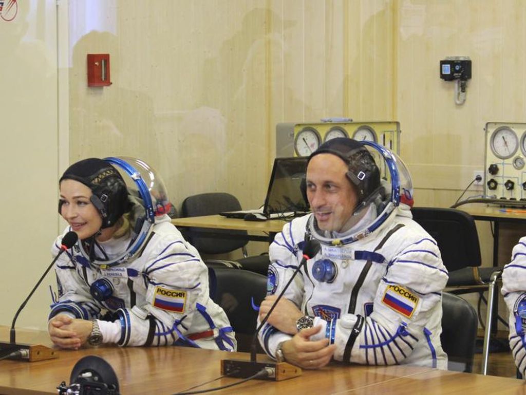 Aktris-Sutradara Tiba di ISS, Rusia Mulai Syuting Film di Luar Angkasa