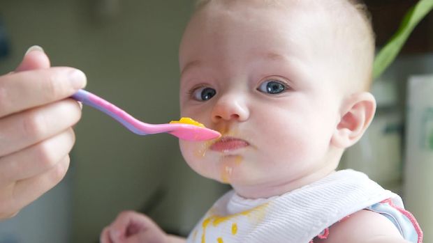 Anak makan