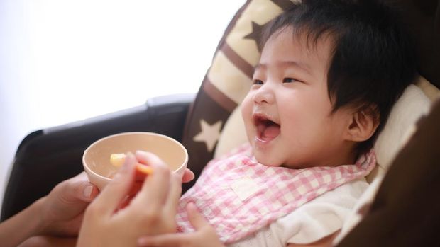 Anak makan