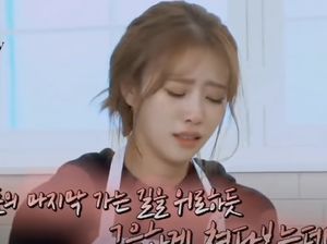 Artis Korea Ini Nangis Saat Masak Ikan, Tak Tega Ikannya Mati! Artis Korea Ini Nangis Saat Masak Ikan, Tak Tega Ikannya Mati!