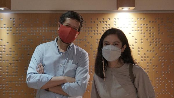 Dian Sastro dan Candra Darusman di Belakang Layar Video Perjumpaan Kita