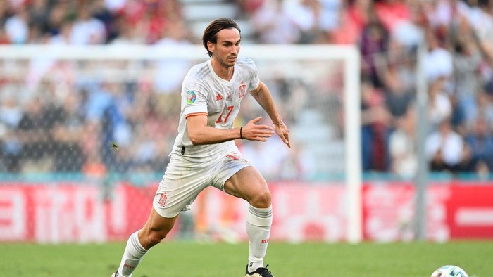 COPENHAGEN, DENMARK - JUNE 28: Fabian Ruiz of Spain runs with the ball during the UEFA Euro 2020 Championship Round of 16 match between Croatia and Spain at Parken Stadium on June 28, 2021 in Copenhagen, Denmark. (Photo by Stuart Franklin/Getty Images)