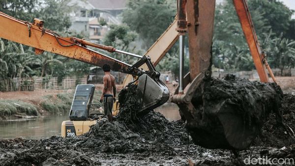 Masuki Musim Penghujan, Lumpur Sungai Digerebek