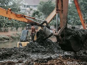 Masuki Musim Penghujan, Lumpur Sungai Digerebek