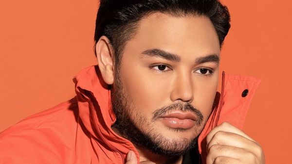 5 Artis Pria Tajir Gemar Pakai Tas Sultan, Punya Rizky Billar Seharga Motor