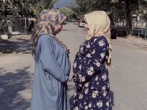 So Sweet, Kisah Viral Sahabatan Selama 8 Tahun, Hamil dan Lahiran Barengan