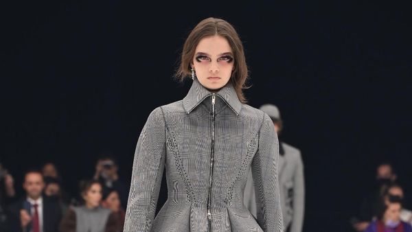 10 Koleksi Busana Givenchy Spring/Summer 2022, Karya Perdana Matthew Williams