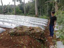 Menyingkap Kuburan dan Puing Peninggalan Belanda di Cigumentong Sumedang