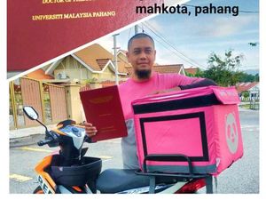 Keren! Pria Selesaikan Kuliah S-3 Sambil Jadi Driver Antar Makanan Online