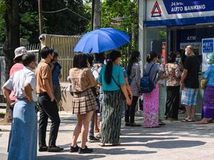 Ngeri! Mata Uang Myanmar Babak Belur Sampai Anjlok 60% Ngeri! Mata Uang Myanmar Babak Belur Sampai Anjlok 60%