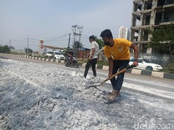 Limbah B3 Tumpah, Jalan Interchange Karawang Sempat Tersendat