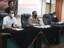 Polisi Gadungan Gelapkan 4 Mobil Showroom, Diciduk saat Naik Alphard!