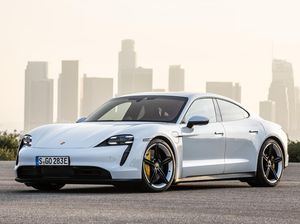 Porsche atau Ferrari, Nagita Bingung Pilih Kado Buat Raffi Ahmad Porsche atau Ferrari, Nagita Bingung Pilih Kado Buat Raffi Ahmad