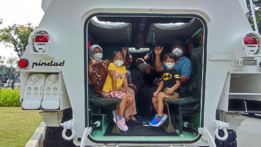 Potret Antusias Warga Datang di Hari Terakhir Pameran Alutsista TNI Potret Antusias Warga Datang di Hari Terakhir Pameran Alutsista TNI