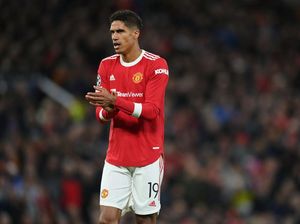 Solskjaer Berdoa Cedera Varane Tak parah Solskjaer Berdoa Cedera Varane Tak parah