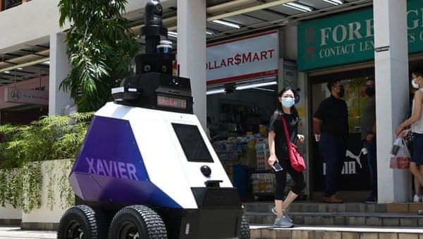 Ini Robot Patroli yang Bikin Khawatir Warga di Singapura