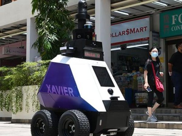Ini Robot Patroli yang Bikin Khawatir Warga di Singapura