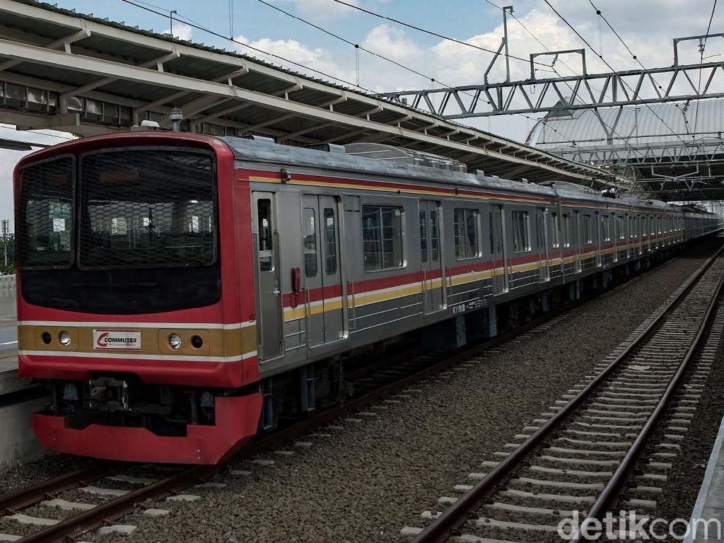Bye-bye Kereta Impor Bekas! Commuter Line Mulai Pakai yang Lokal di 2024