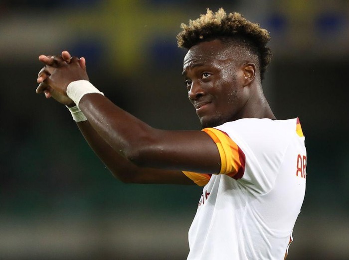 VERONA, ITALY - SEPTEMBER 19: Tammy Abraham of AS Roma looks dejection during the Serie A match between Hellas and AS Roma at Stadio Marcantonio Bentegodi on September 19, 2021 in Verona, Italy. (Photo by Marco Luzzani/Getty Images)