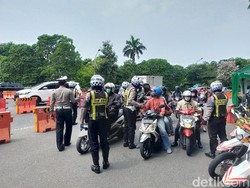 Pengendara yang Belum Vaksin Bisa Jalani Vaksinasi Saat Masuk Surabaya