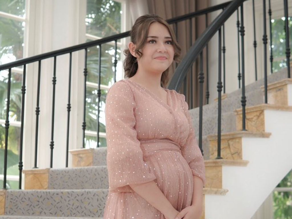 7 Potret Amanda Manopo Pamer Baby Bump 7 Potret Amanda Manopo Pamer Baby Bump