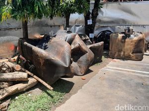 Penampakan Barbuk Penutupan Sumur Minyak Ilegal di Sumsel