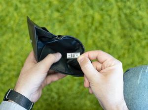 Simak! Ini Penyebab Gaji Cuma Numpang Lewat di Rekening