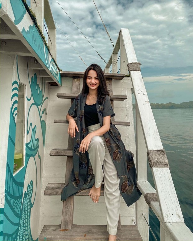 Gaya fashion Sabrina Anggraini/Foto: Instagram.com/Sabrinaanggraini Gaya fashion Sabrina Anggraini