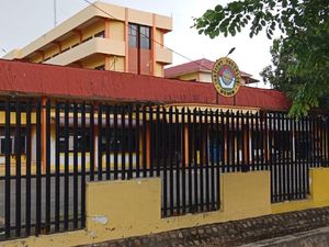 Nadiem Cabut Izin Institut Teknologi Medan Gegara Dualisme, Mahasiswa Sedih