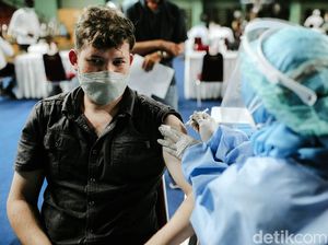 Giliran Pengungsi WNA Divaksinasi COVID-19