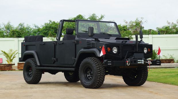 J-Force ILSV Defile Vehicle merupakan kendaraan taktis buatan Indonesia.