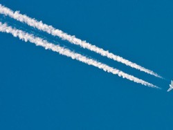 Jerman Buka Pabrik Pertama di Dunia untuk Bahan Bakar Jet Netral Karbon