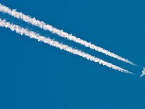 Jerman Buka Pabrik Pertama di Dunia untuk Bahan Bakar Jet Netral Karbon Jerman Buka Pabrik Pertama di Dunia untuk Bahan Bakar Jet Netral Karbon