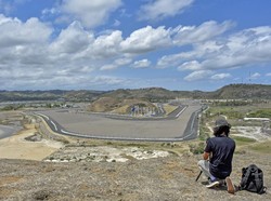 Kisah Pemilik Warung-Penjual Es yang Omzetnya Naik karena Sirkuit Mandalika