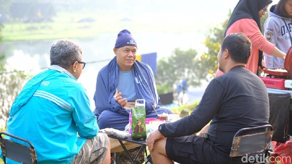 Tidak terasa, weekend sudah di depan mata. Masih bingung mau ke mana? Tidak ada salahnya mencoba kemah di tepian Situ Rawagede, Kabupaten Bogor. (Andi Saputra/detikTravel) Tidak terasa, weekend sudah di depan mata. Masih bingung mau ke mana? Tidak ada salahnya mencoba kemah di tepian Situ Rawagede, Kabupaten Bogor. (Andi Saputra/detikTravel)